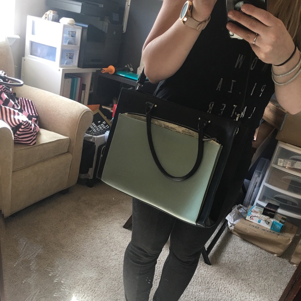 Large Mossimo purse - Picture 4 of 4